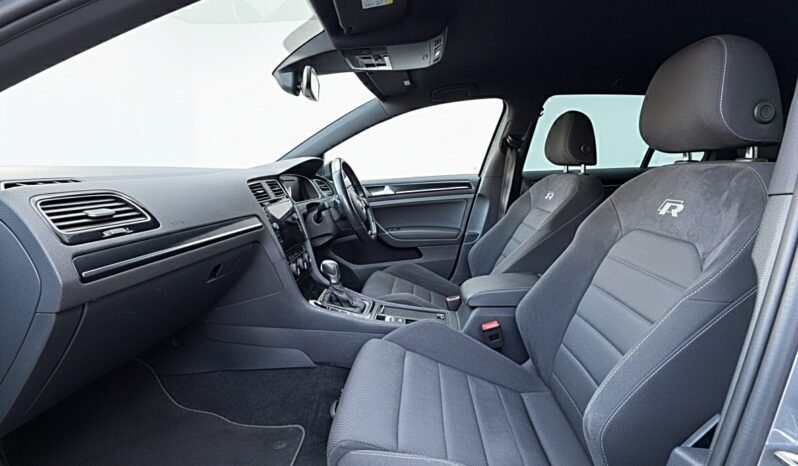 
								Volkswagen Golf R 2.0 Petrol full									