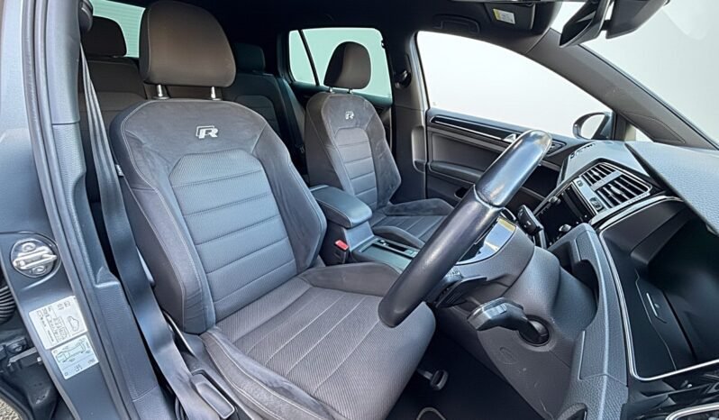 
								Volkswagen Golf R 2.0 Petrol full									