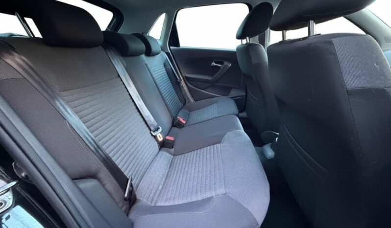 
								Volkswagen Polo 1.2L Auto full									