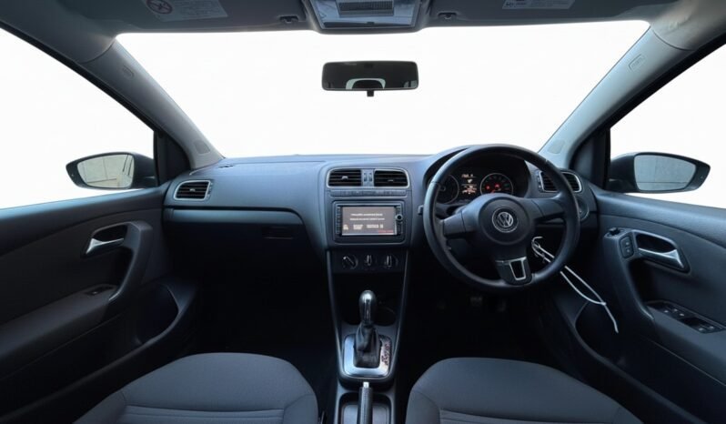 
								Volkswagen Polo 1.2L Auto full									